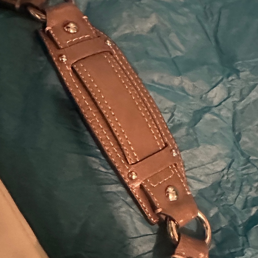 Coach Cream and Brown Shoulder Bag - Picture 8 of 9